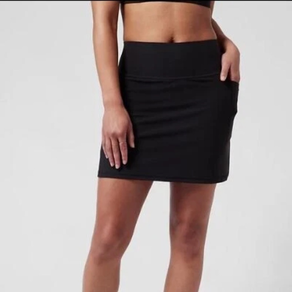 Athleta - Salutation Stash Pocket High Rise 16.5” Skort - Black - Size Small